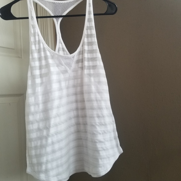 SOLD already just doesn't show it and I can't delete it for some reason. - Picture 10 of 12